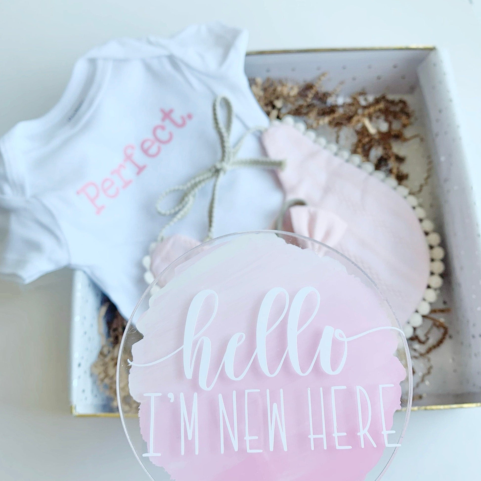 Baby Gift Box, Baby Shower Gift basket, Newborn Gift Box, Baby girl gift, Baby Gift Set, Baby Present, Welcome Baby Hamper, Personalized.