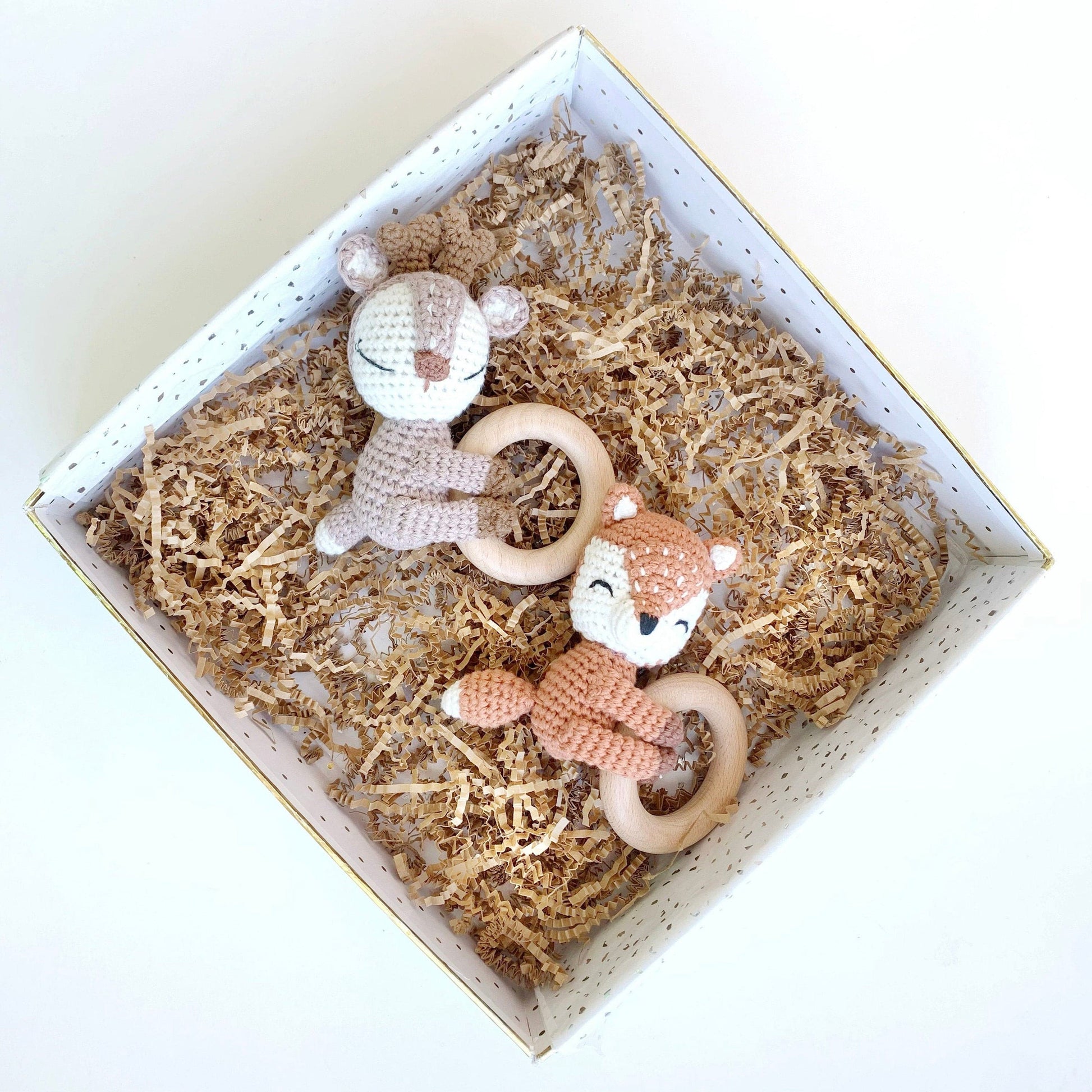 Baby Rattle Newborn, Wooden Crochet Toy Ring, Baby Gift, Knitted Rattle, Baby Sensory Toy, Gender Neutral Baby Shower Gift, Woodland.