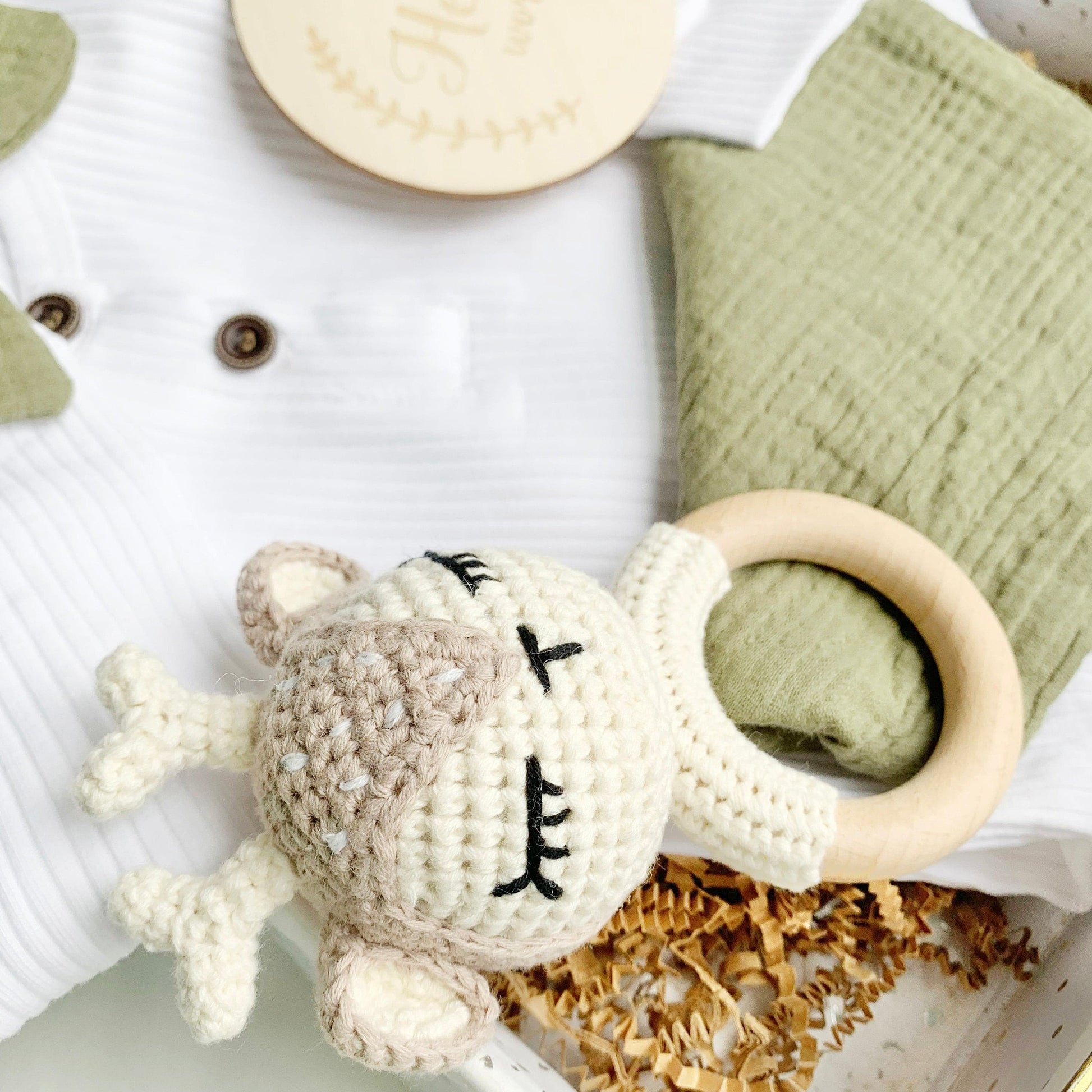 Baby Gift Box Set, Baby Shower Gift basket, Unisex Baby Gift, baby boy gift, baby girl gift, Baby Clothing Gift, Newborn Welcome Gift.